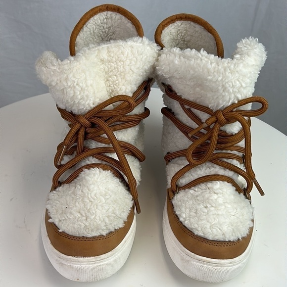 American Eagle Outfitters Shearling Boots - Picture 1 of 9